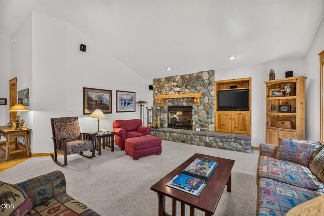 57641 Splitrock Lane 2, Sunriver, OR 97707