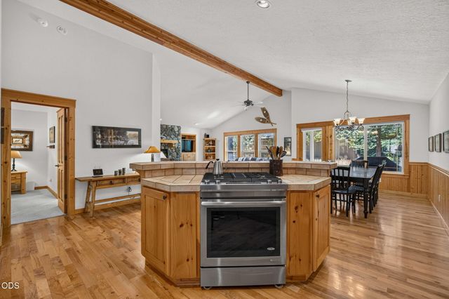 57641 Splitrock Lane 2, Sunriver, OR 97707