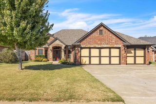 557 W Pine Rose Court Way, Mustang, OK 73064
