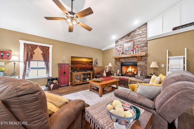 247 Hayden Lane, Grimsley, TN 38565