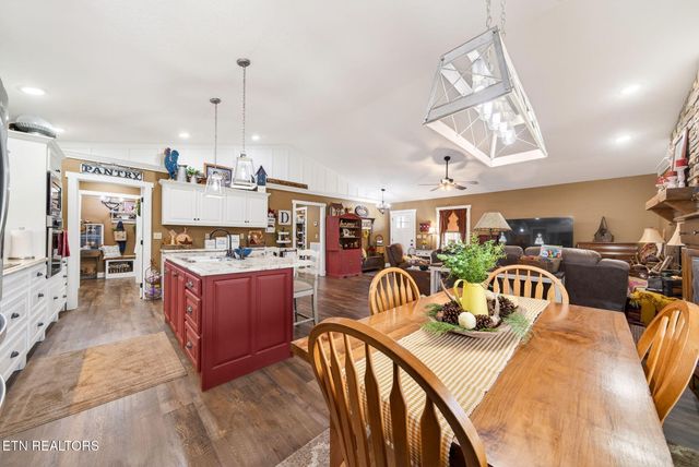 247 Hayden Lane, Grimsley, TN 38565