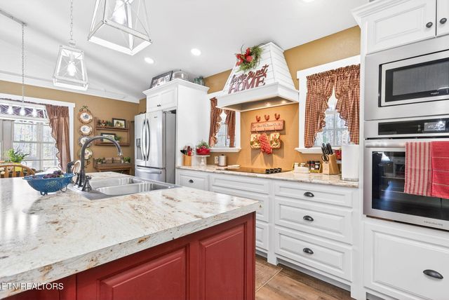 247 Hayden Lane, Grimsley, TN 38565