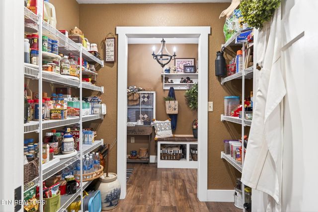 247 Hayden Lane, Grimsley, TN 38565