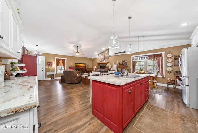 247 Hayden Lane, Grimsley, TN 38565