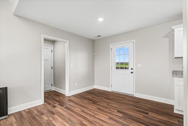 1200 Duck Pond Rd, Sparta, TN 38583
