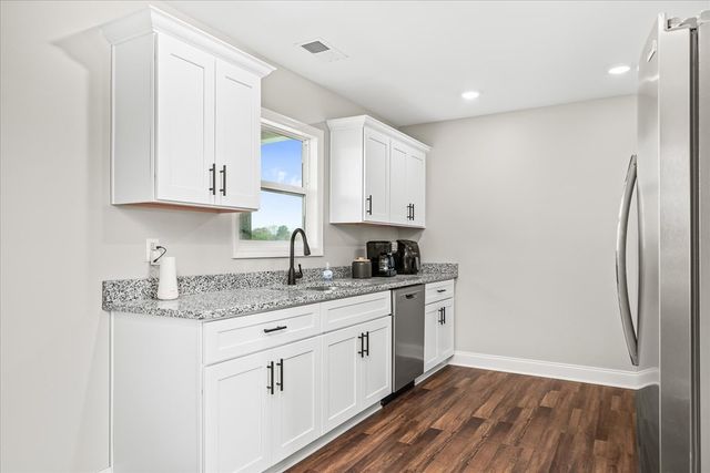 1200 Duck Pond Rd, Sparta, TN 38583