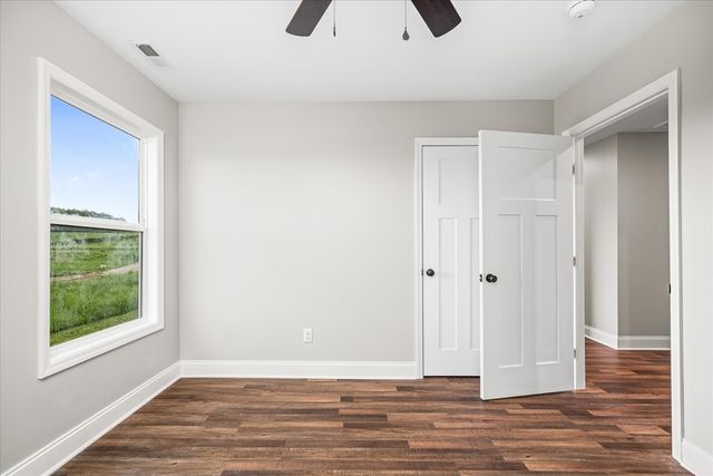 1200 Duck Pond Rd, Sparta, TN 38583