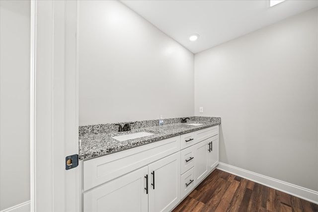 1200 Duck Pond Rd, Sparta, TN 38583