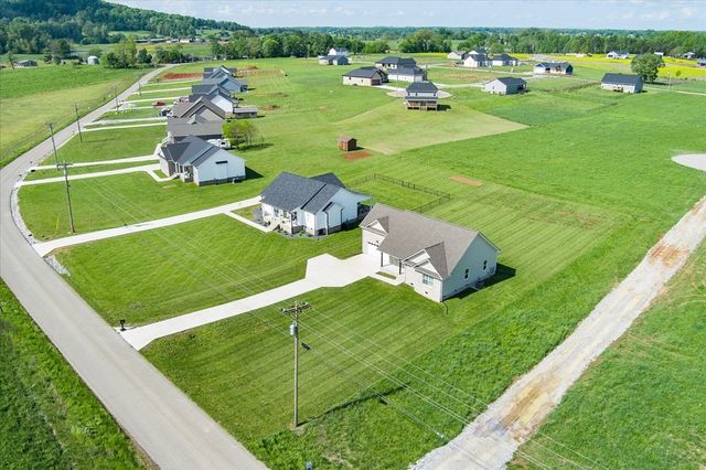 1200 Duck Pond Rd, Sparta, TN 38583