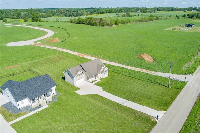 1200 Duck Pond Rd, Sparta, TN 38583