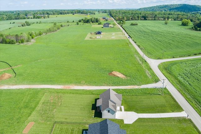1200 Duck Pond Rd, Sparta, TN 38583
