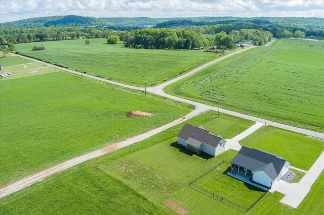 1200 Duck Pond Rd, Sparta, TN 38583