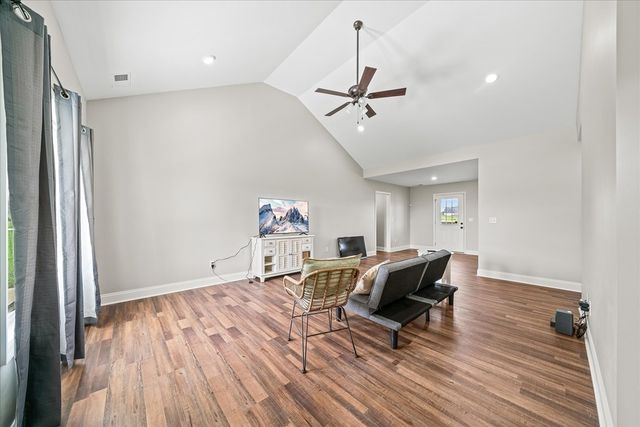 1200 Duck Pond Rd, Sparta, TN 38583