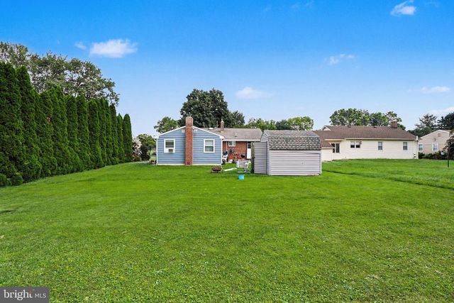 10 GREYSTONE RD, Carlisle, PA 17015