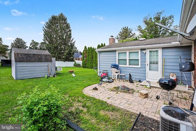 10 GREYSTONE RD, Carlisle, PA 17015