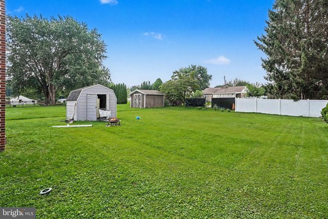 10 GREYSTONE RD, Carlisle, PA 17015