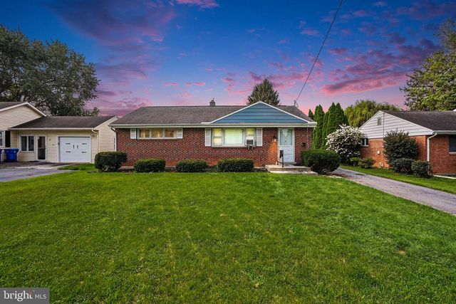 10 GREYSTONE RD, Carlisle, PA 17015