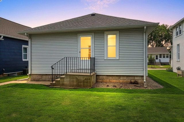 1044 CAROLINE STREET, Green Bay, WI 54303