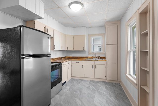 1044 CAROLINE STREET, Green Bay, WI 54303