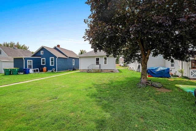 1044 CAROLINE STREET, Green Bay, WI 54303