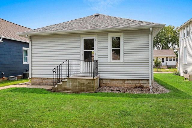 1044 CAROLINE STREET, Green Bay, WI 54303