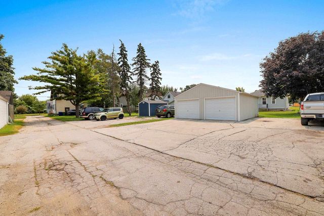 1044 CAROLINE STREET, Green Bay, WI 54303