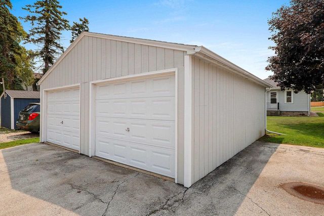 1044 CAROLINE STREET, Green Bay, WI 54303