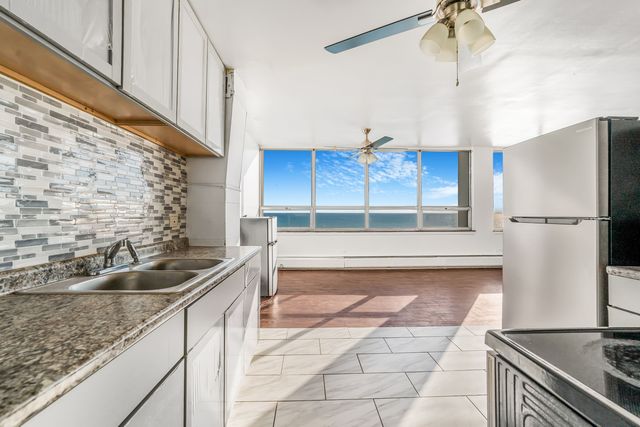 6171 N Sheridan Road 2312, Chicago, IL 60660