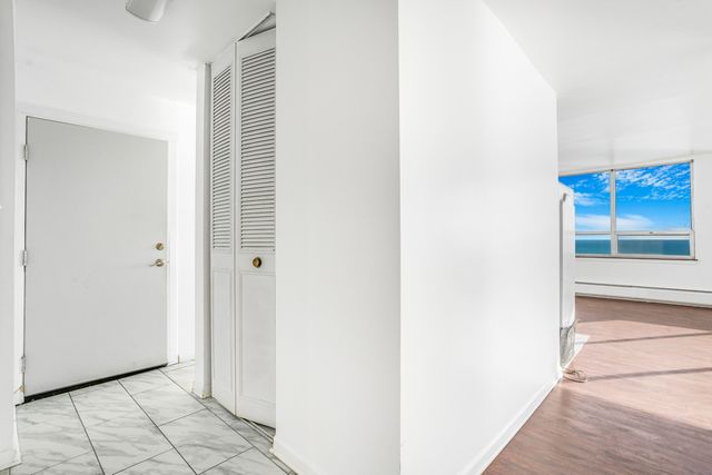 6171 N Sheridan Road 2312, Chicago, IL 60660