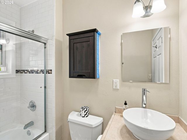 701 Ne 28TH Ave 25, Portland, OR 97232