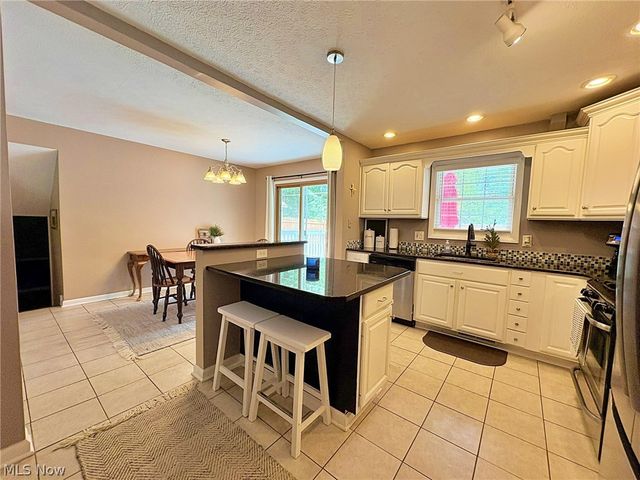 873 W Shore Boulevard, Sheffield Lake, OH 44054