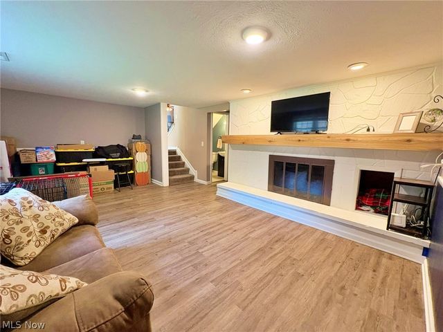 873 W Shore Boulevard, Sheffield Lake, OH 44054