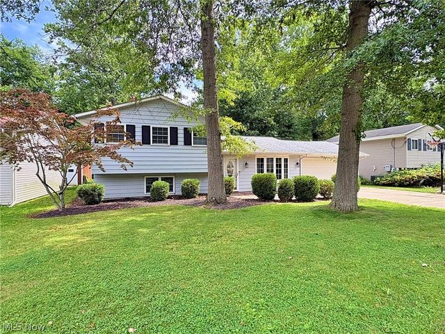 873 W Shore Boulevard, Sheffield Lake, OH 44054