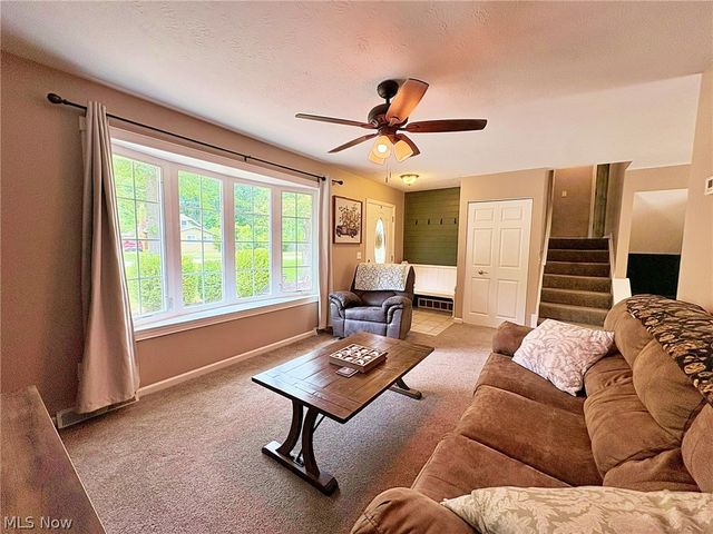 873 W Shore Boulevard, Sheffield Lake, OH 44054