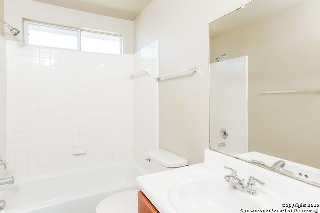 14239 Rosy Finch, San Antonio, TX 78233