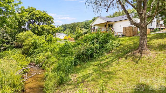 923 Newfound Road, Leicester, NC 28748