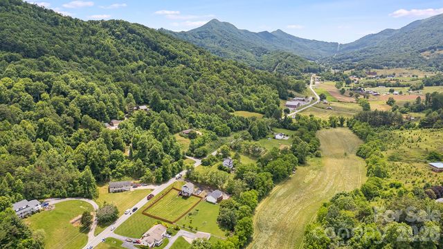 923 Newfound Road, Leicester, NC 28748
