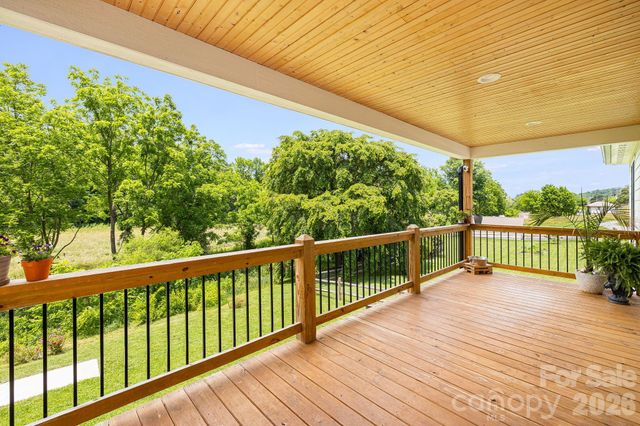 923 Newfound Road, Leicester, NC 28748