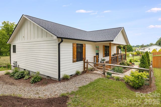 923 Newfound Road, Leicester, NC 28748