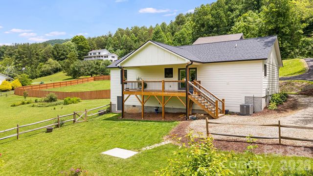 923 Newfound Road, Leicester, NC 28748