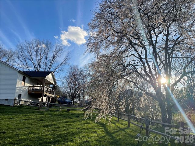 923 Newfound Road, Leicester, NC 28748