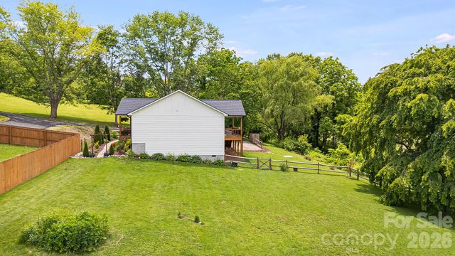 923 Newfound Road, Leicester, NC 28748