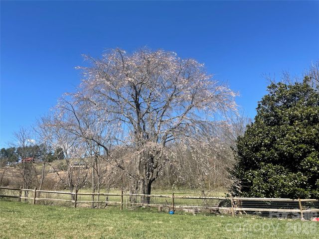 923 Newfound Road, Leicester, NC 28748