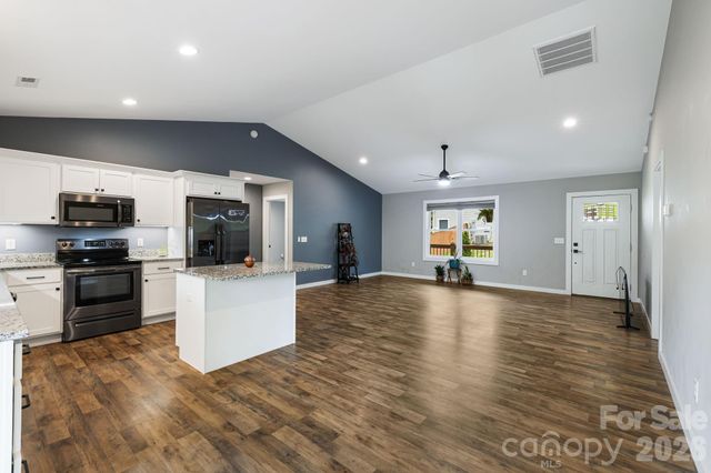 923 Newfound Road, Leicester, NC 28748