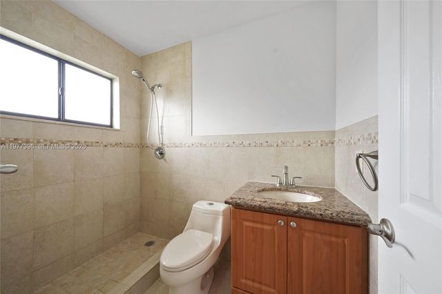 6041 W 24th Ave B-202, Hialeah, FL 33016