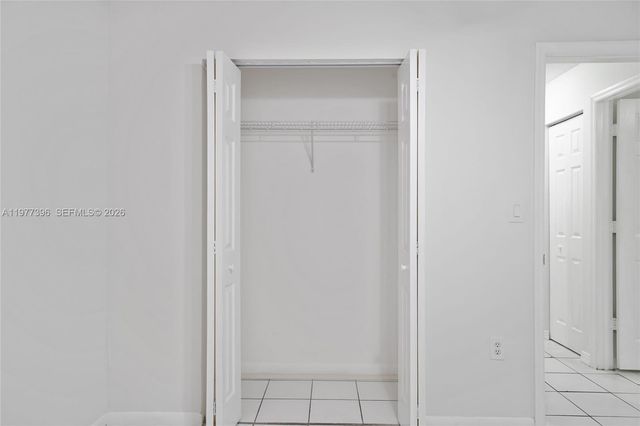 6041 W 24th Ave B-202, Hialeah, FL 33016