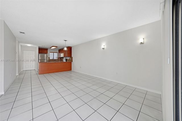 6041 W 24th Ave B-202, Hialeah, FL 33016