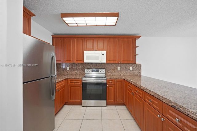 6041 W 24th Ave B-202, Hialeah, FL 33016