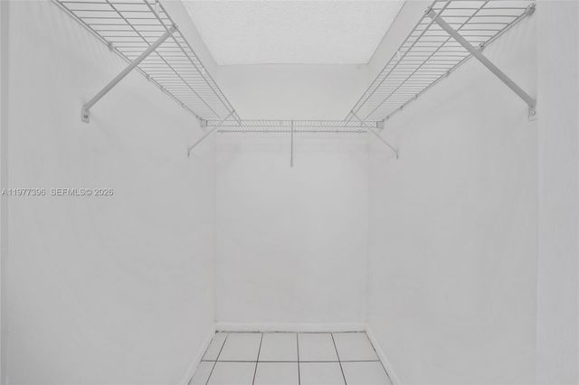 6041 W 24th Ave B-202, Hialeah, FL 33016