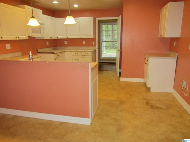 1352 GOLDEN FOREST DRIVE, Bessemer, AL 35022